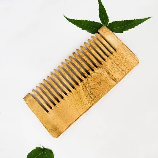 Yotribe's Neem Shampoo Comb